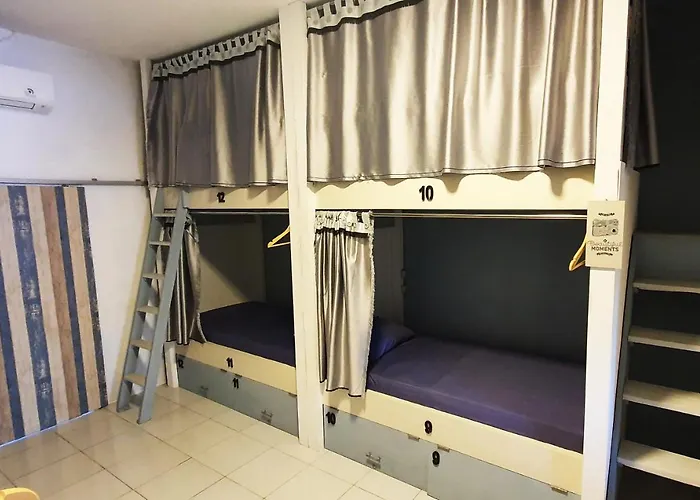 Tiny Room Hostel *